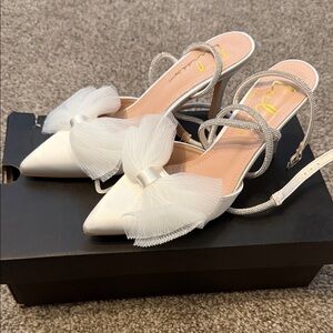 Lulu's White Pointed Slingback Heels with Tulle Bow